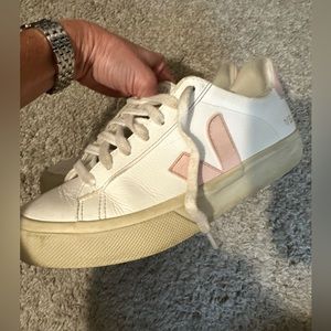 VeJa sneakers size 37 (6) Still a lot of life left!